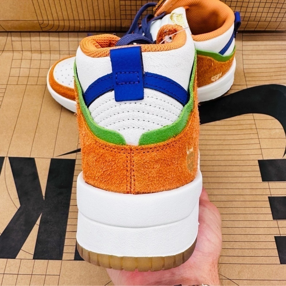 W NIKE DUNK HI SAIL/CANYON PURPLE - Picture 7 of 15